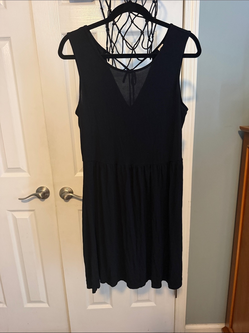 Old Navy Black Sleeveless V-Neck Tie-Back Dress